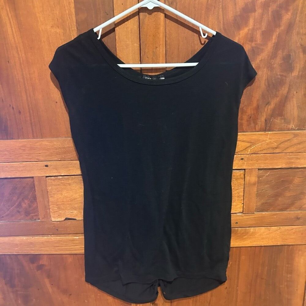 Dex tshirt short sleeve braided back size small petite